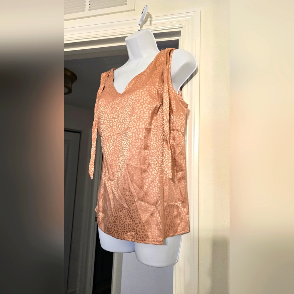 5 for $ 25 Bundle Deal - Shein Women's Sleeveless Top in rose gold animal print